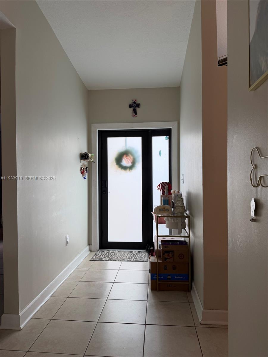 TAMIAMI LAKES TOWNHOMES S - Residential