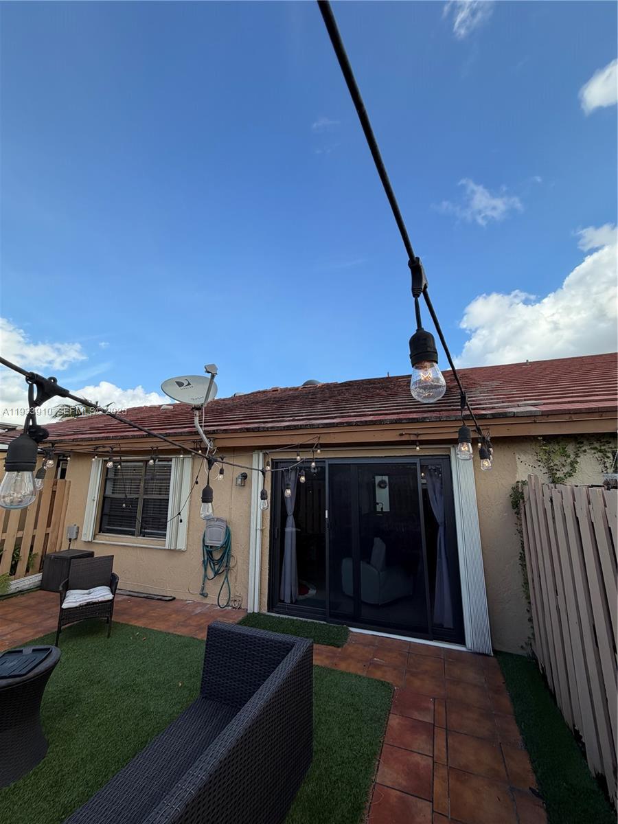 TAMIAMI LAKES TOWNHOMES S - Residential