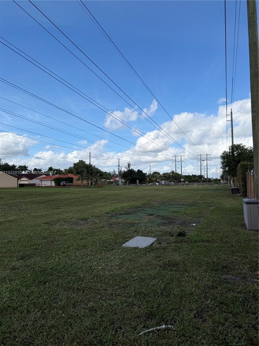 TAMIAMI LAKES TOWNHOMES S - Residential