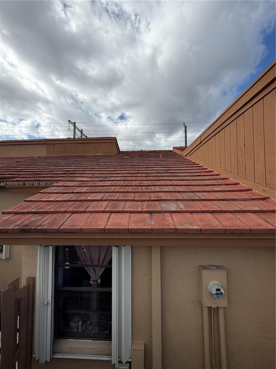 TAMIAMI LAKES TOWNHOMES S - Residential