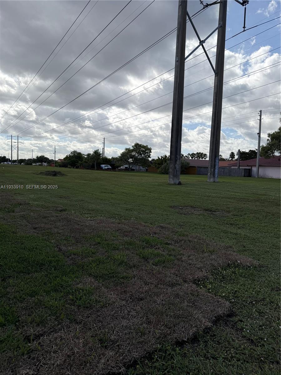 TAMIAMI LAKES TOWNHOMES S - Residential