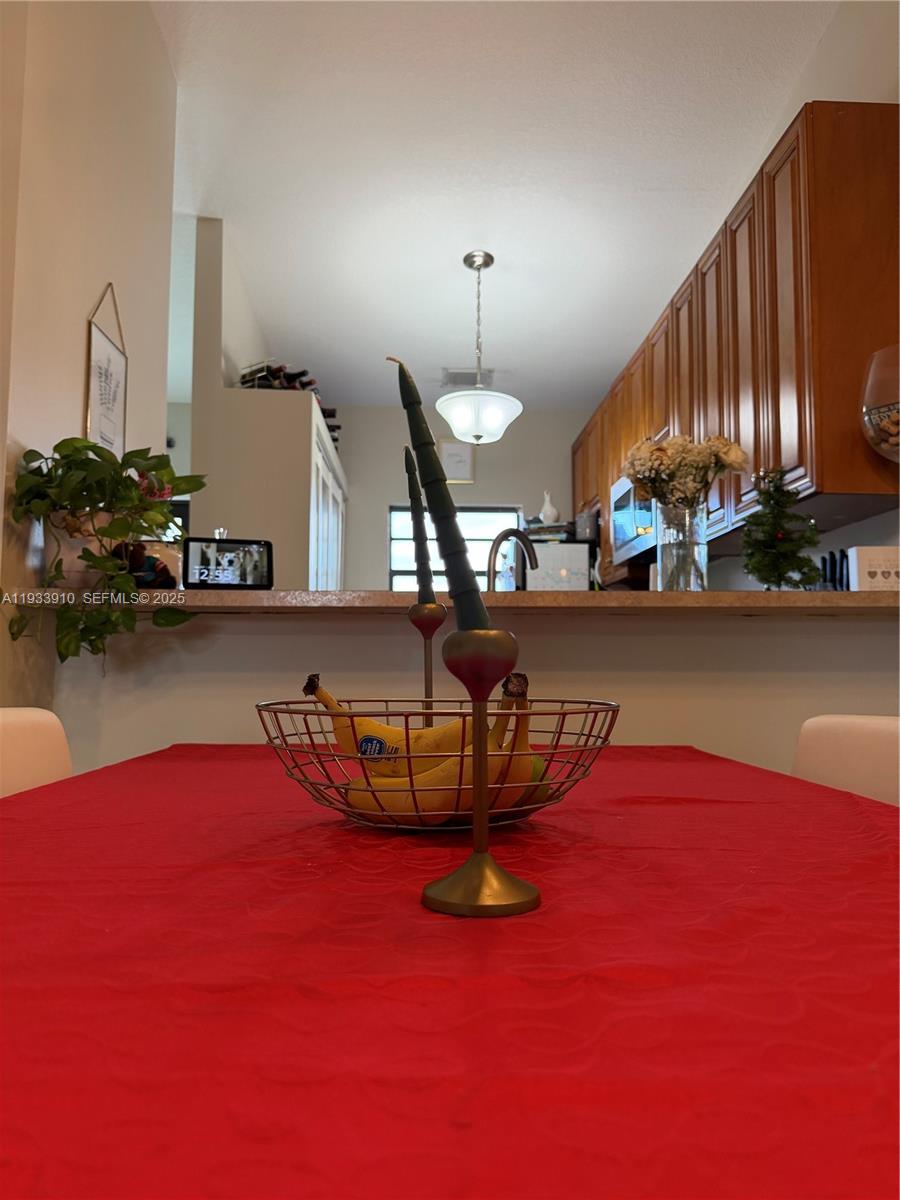 TAMIAMI LAKES TOWNHOMES S - Residential