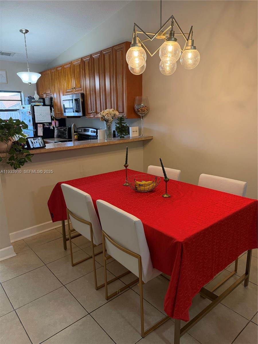 TAMIAMI LAKES TOWNHOMES S - Residential