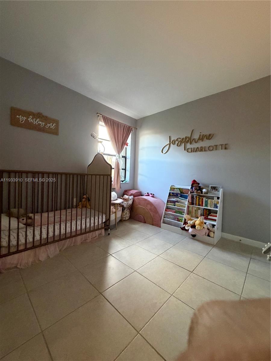 TAMIAMI LAKES TOWNHOMES S - Residential