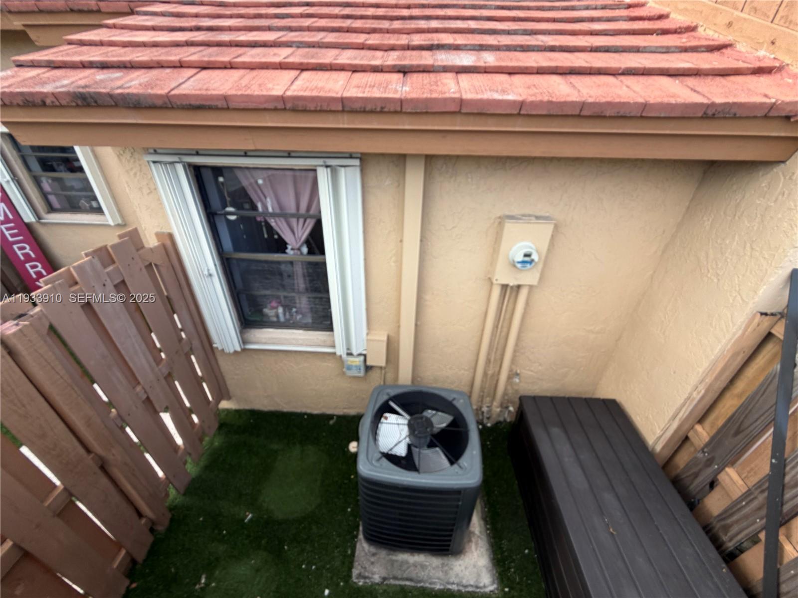 TAMIAMI LAKES TOWNHOMES S - Residential