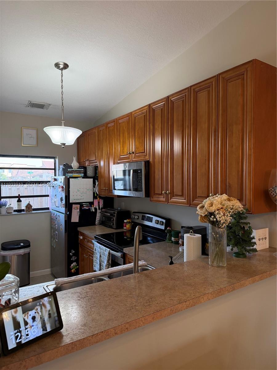 TAMIAMI LAKES TOWNHOMES S - Residential