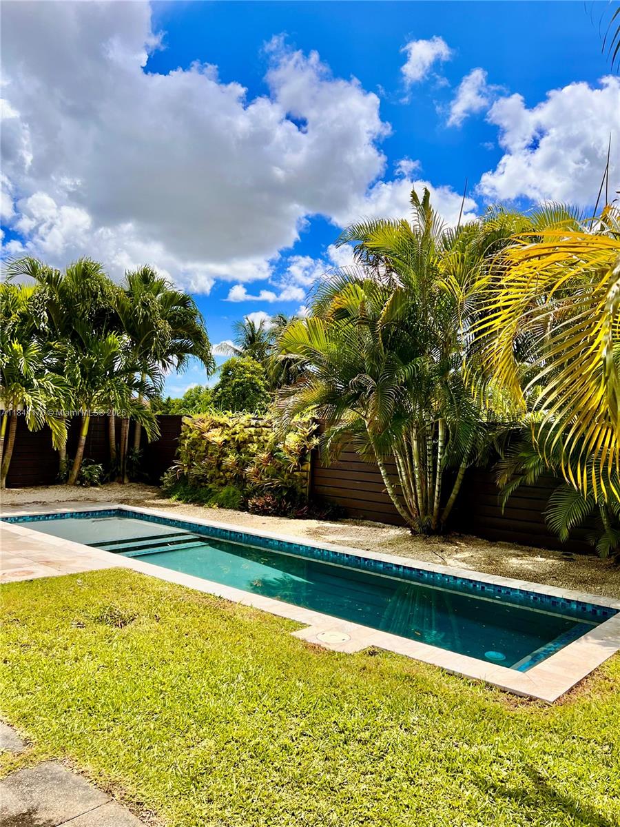 CRESTVIEW WEST - Residential