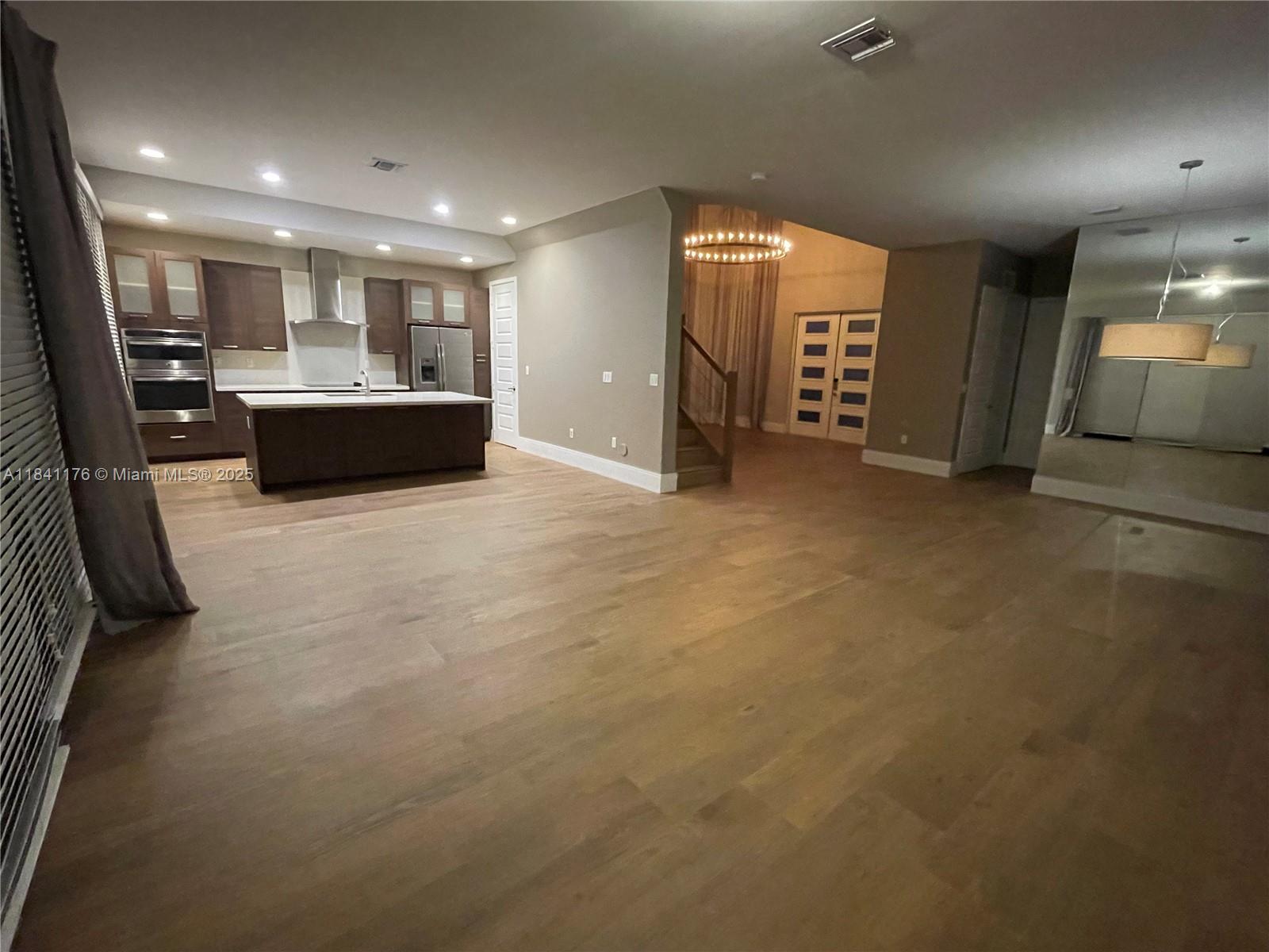 CRESTVIEW WEST - Residential