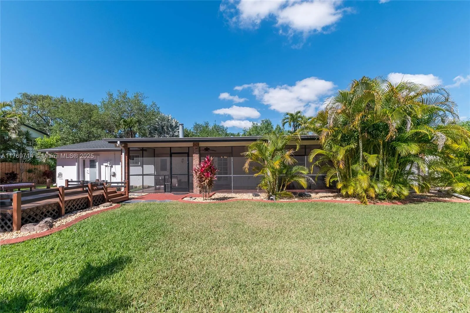 Palmetto Bay, Florida 33157, United States, 3 Bedrooms Bedrooms, ,2 BathroomsBathrooms,Residential,Active,95259