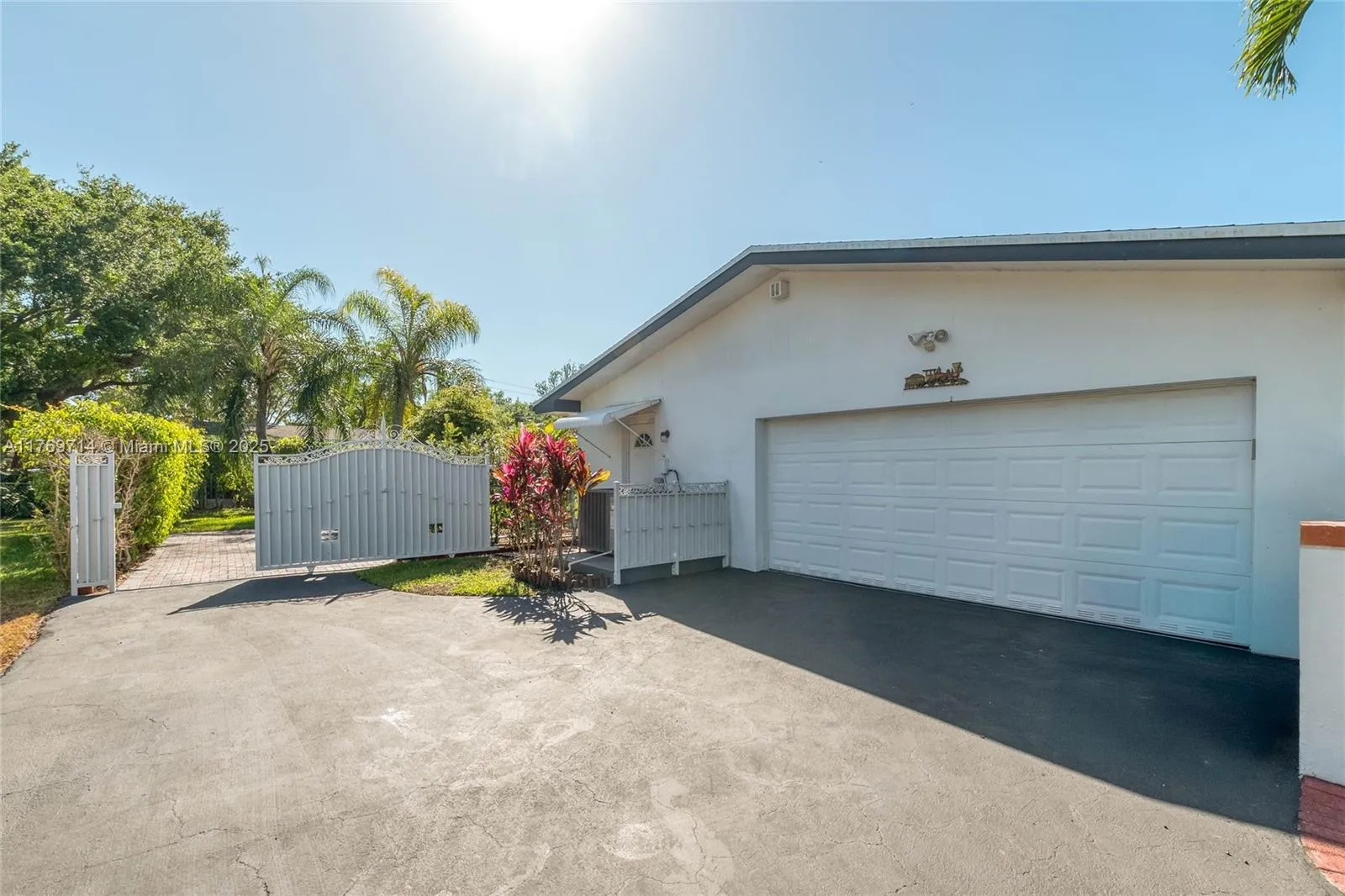 Palmetto Bay, Florida 33157, United States, 3 Bedrooms Bedrooms, ,2 BathroomsBathrooms,Residential,Active,95259