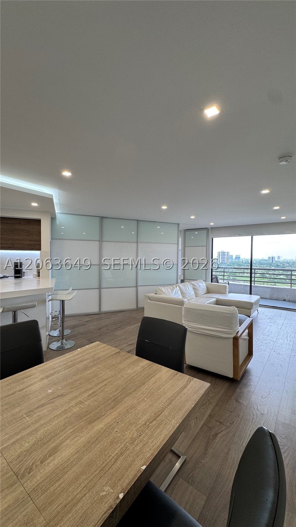 3300 NE 191st St 1610