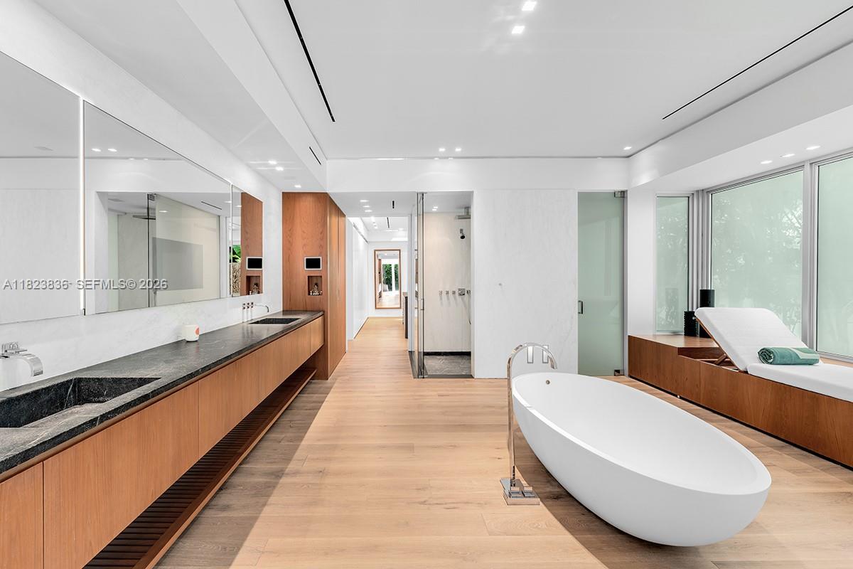 LA GORCE ISLAND - Residential