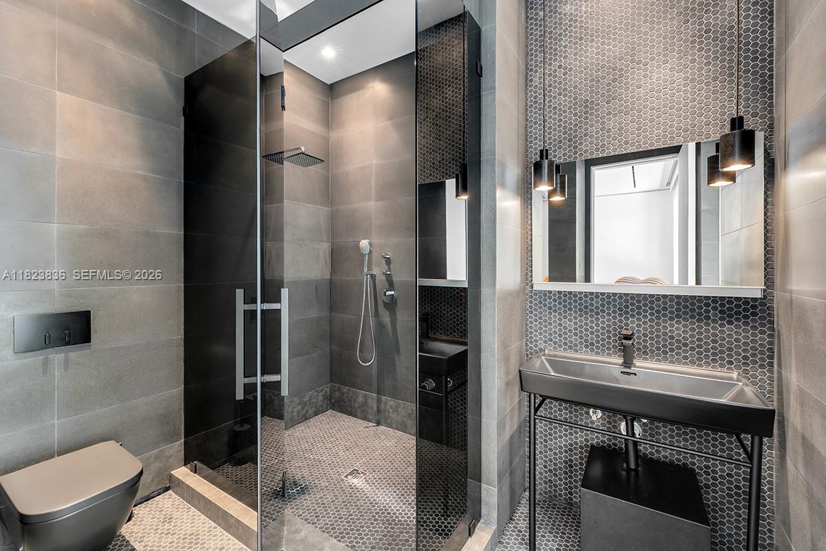 LA GORCE ISLAND - Residential