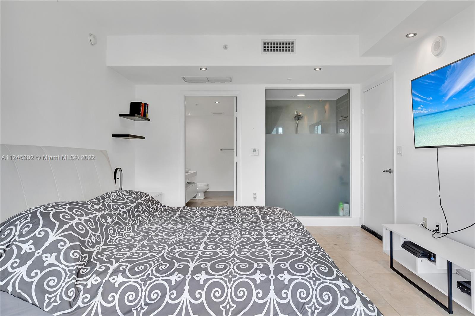 MINT CONDO - Residential Lease