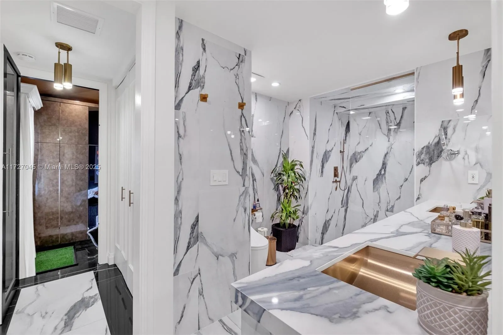 Fort Lauderdale, Florida 33304, United States, 4 Bedrooms Bedrooms, ,3 BathroomsBathrooms,Residential,Active,17443