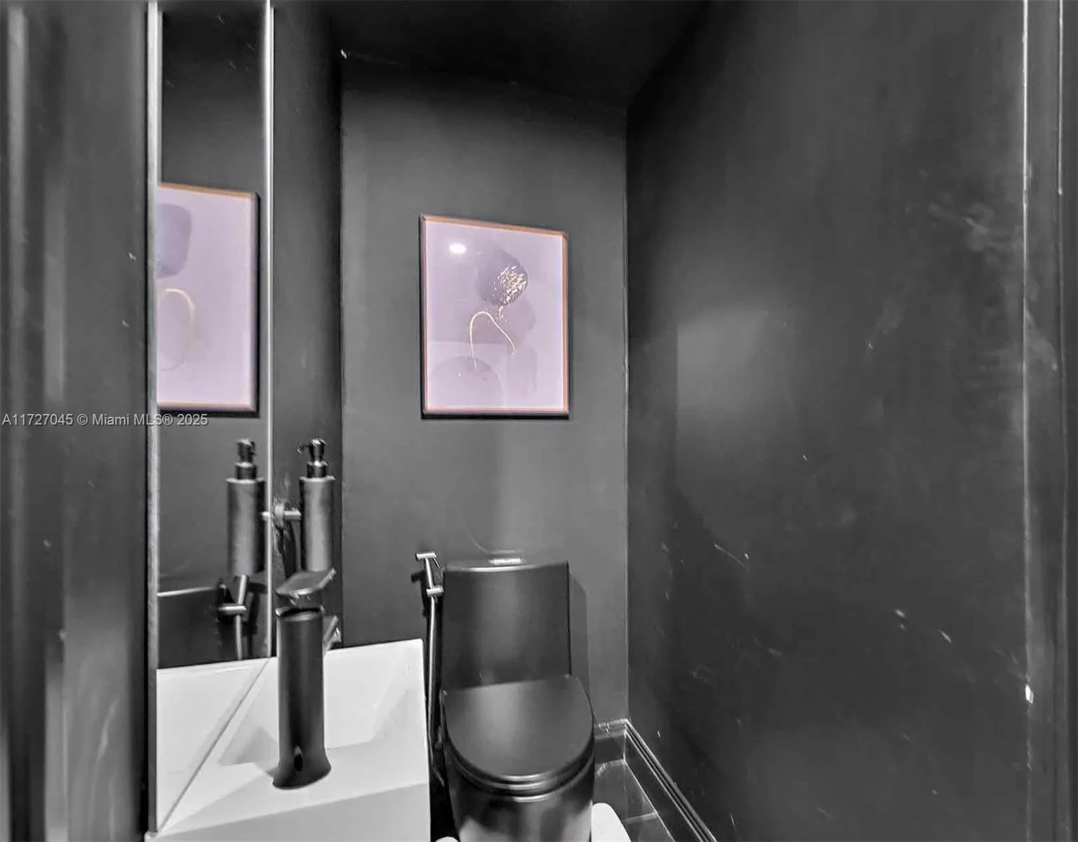 Fort Lauderdale, Florida 33304, United States, 4 Bedrooms Bedrooms, ,3 BathroomsBathrooms,Residential,Active,17443