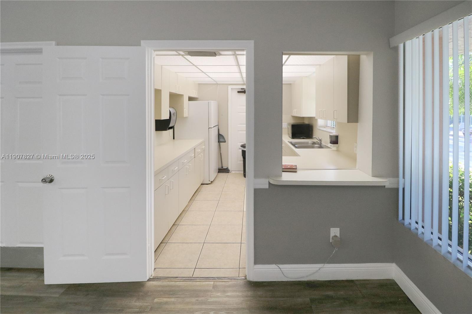 SUNRISE LAKES 203 CONDO - Residential