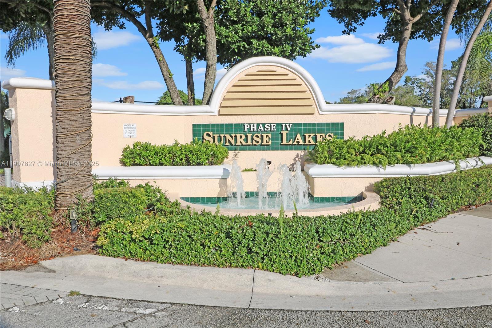 SUNRISE LAKES 203 CONDO - Residential