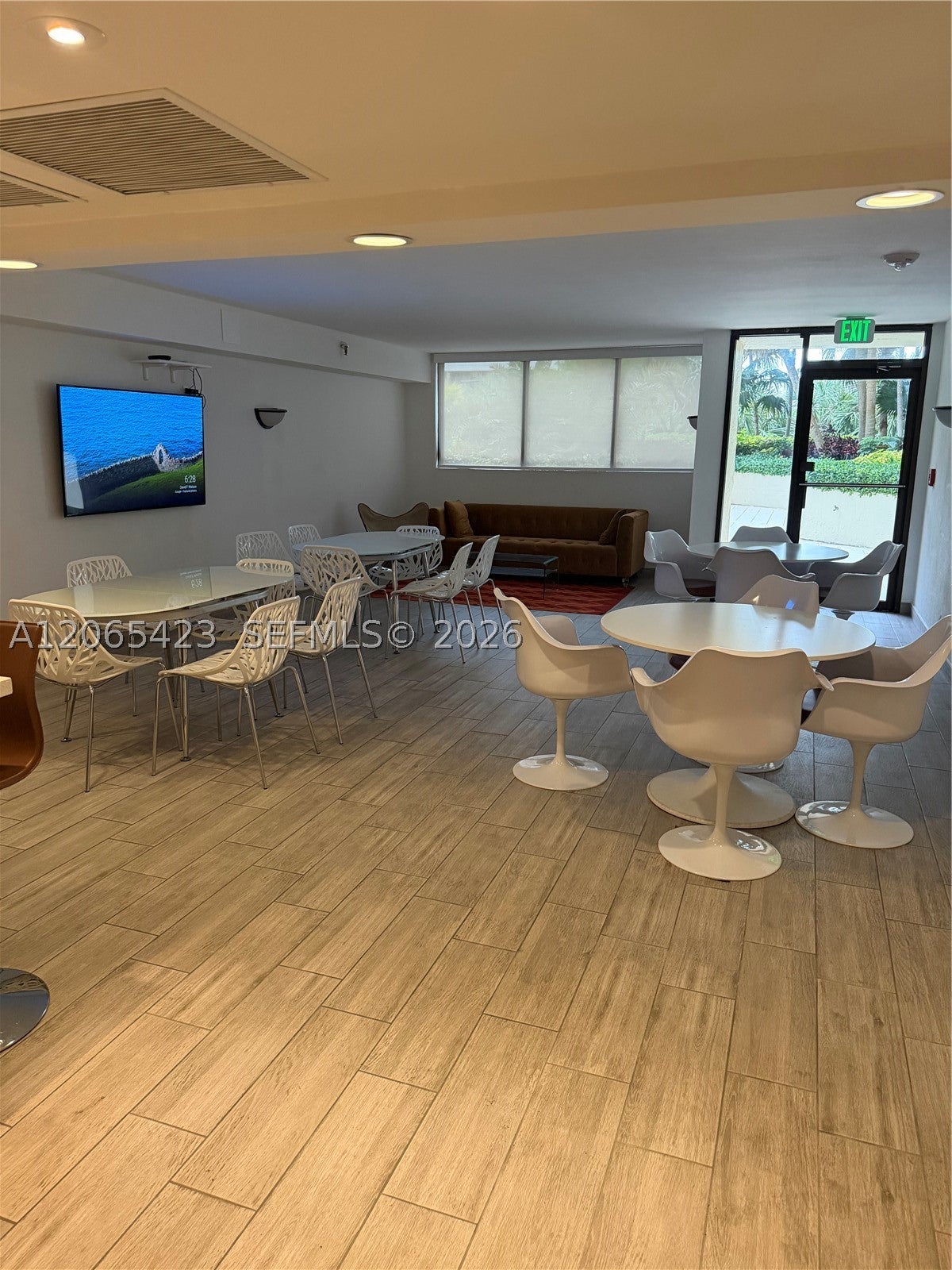 170 Ocean Lane Dr 909