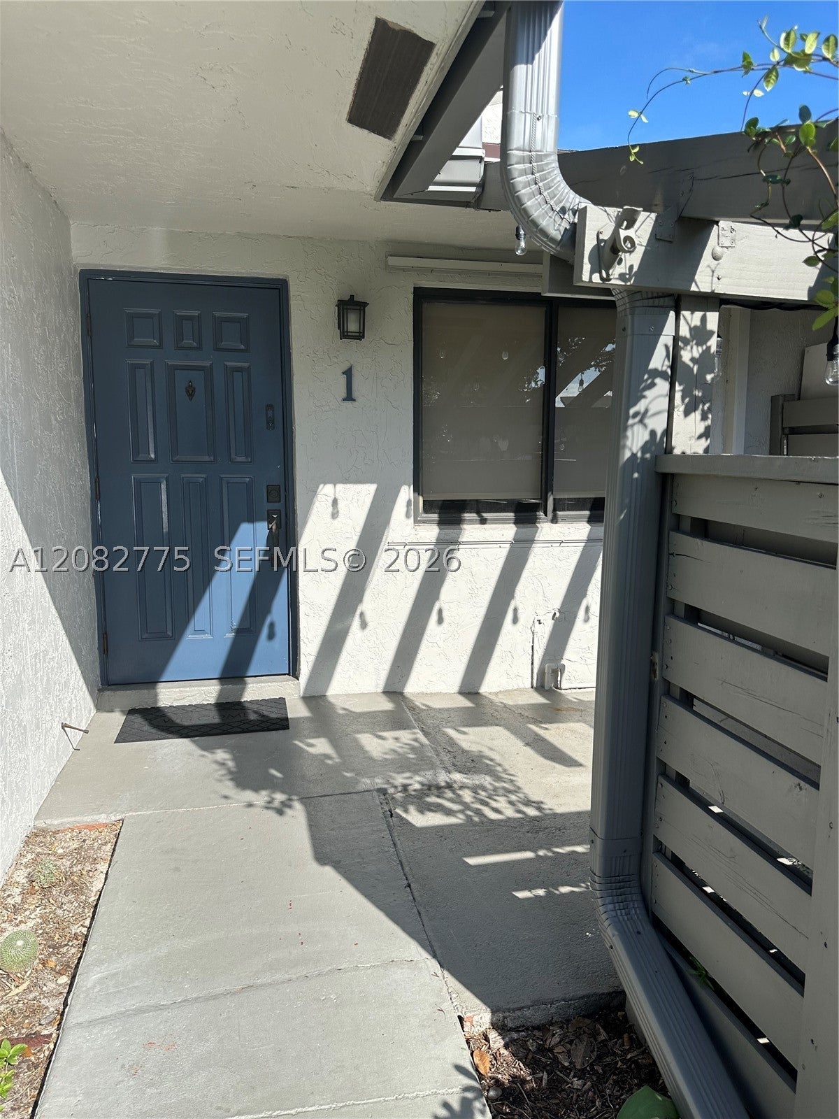 445 Lakeview Dr 1, Weston FL 33326