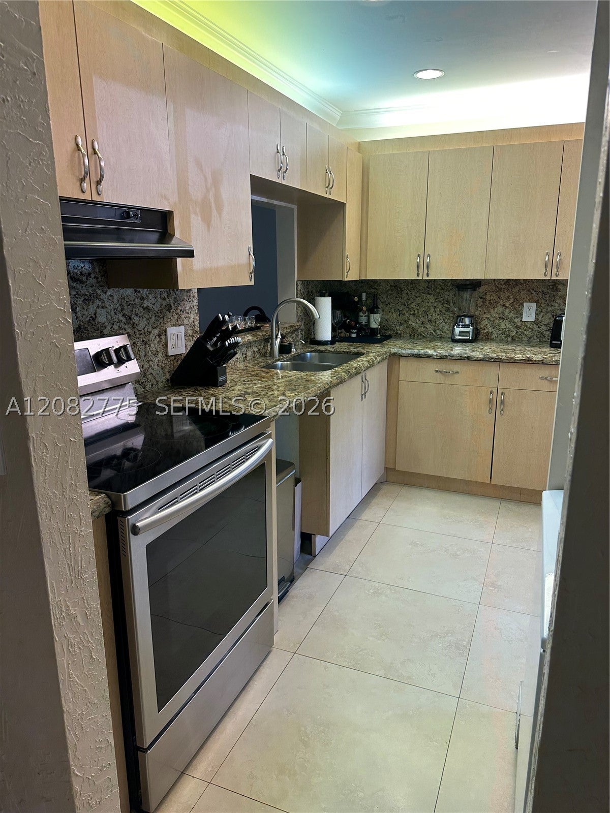 445 Lakeview Dr 1