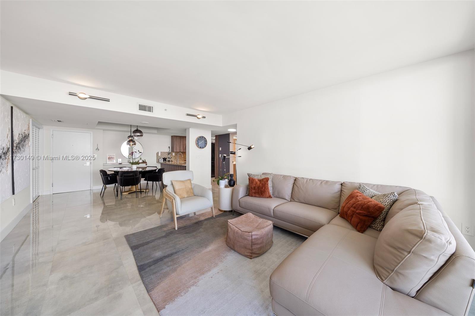 650 West Ave 1004