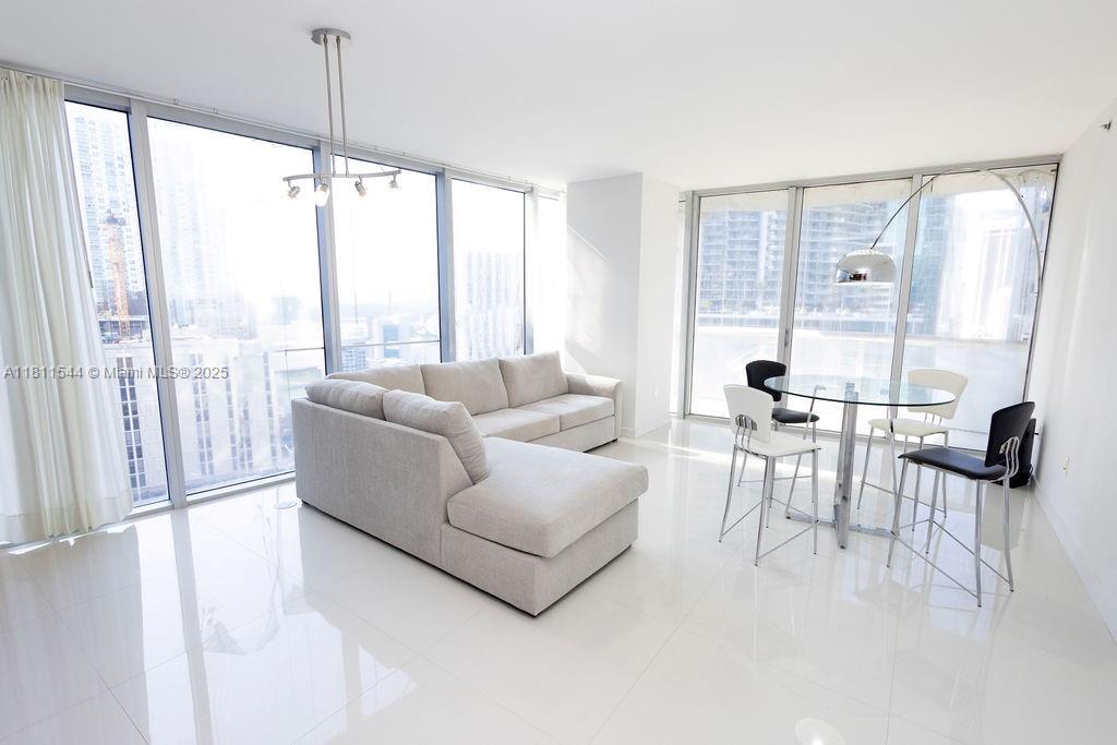475 Brickell Ave 1715