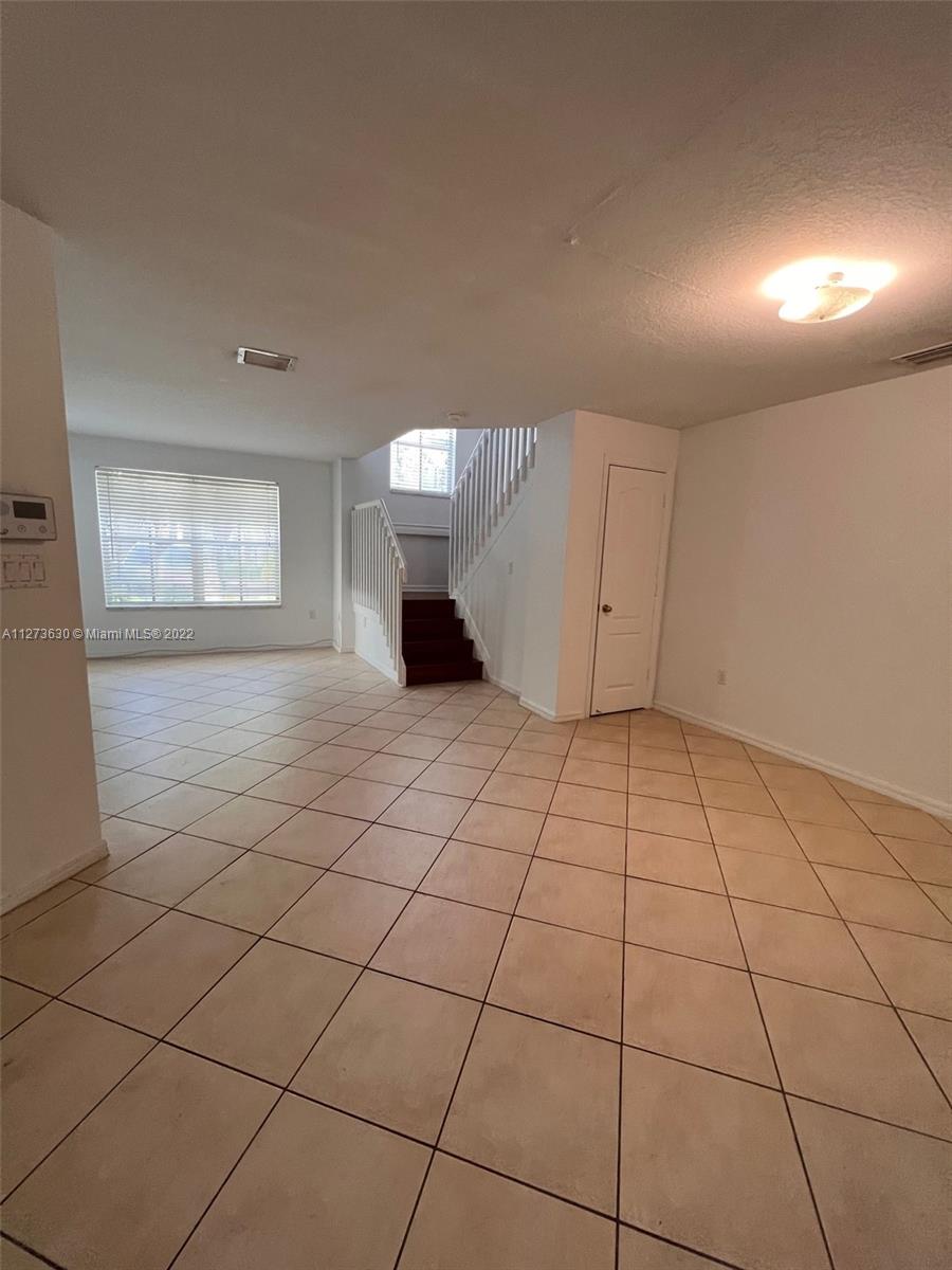 MELROSE POINT CONDO - Residential Lease