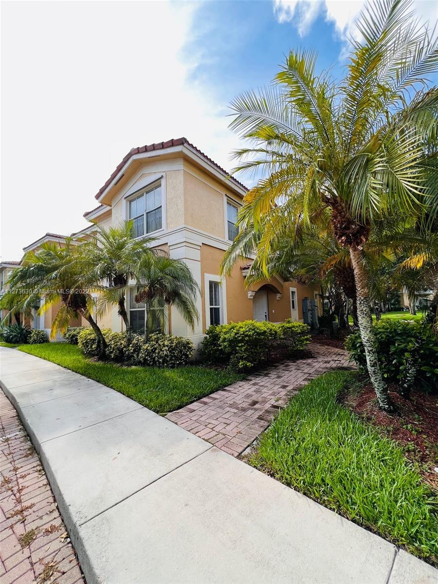 MELROSE POINT CONDO - Residential Lease