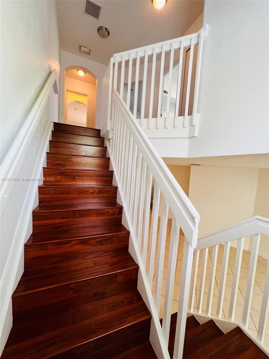 MELROSE POINT CONDO - Residential Lease