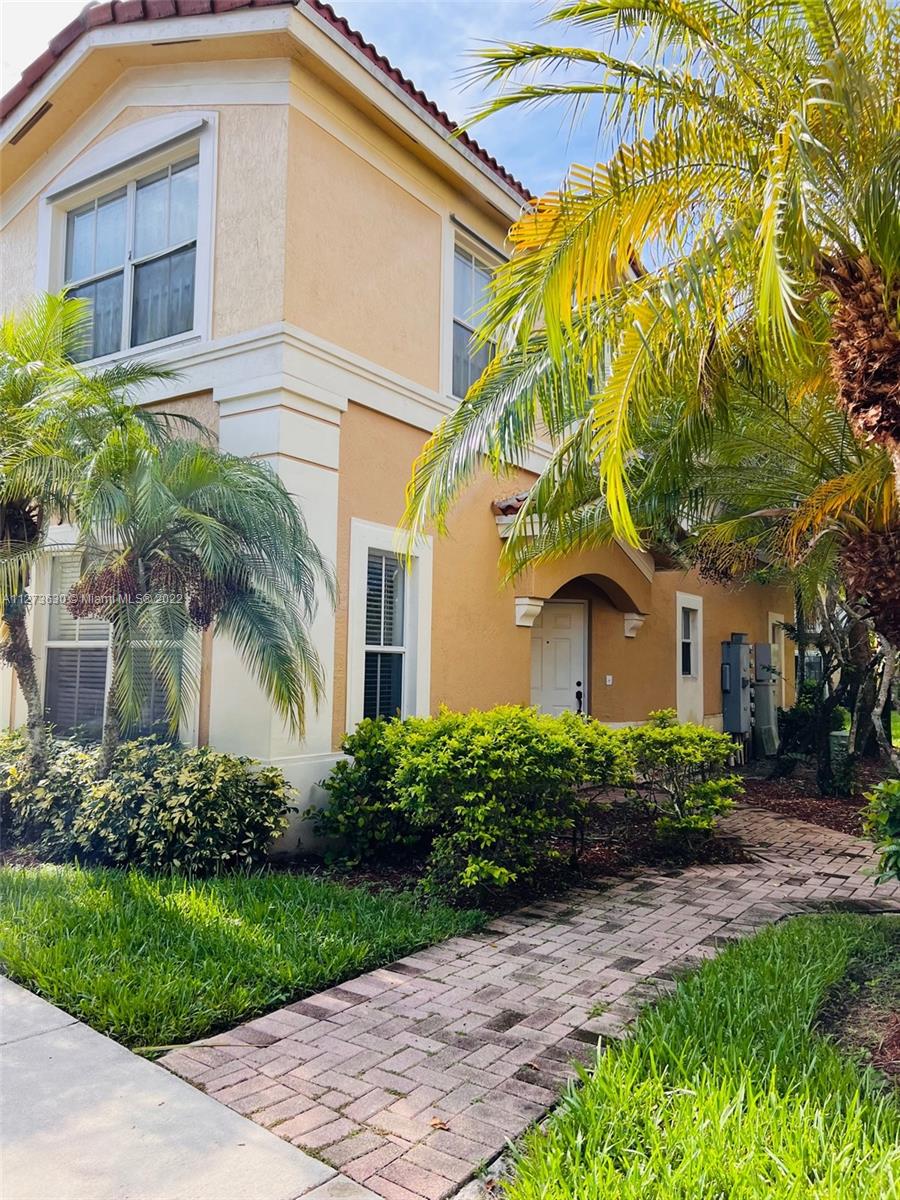 MELROSE POINT CONDO - Residential Lease