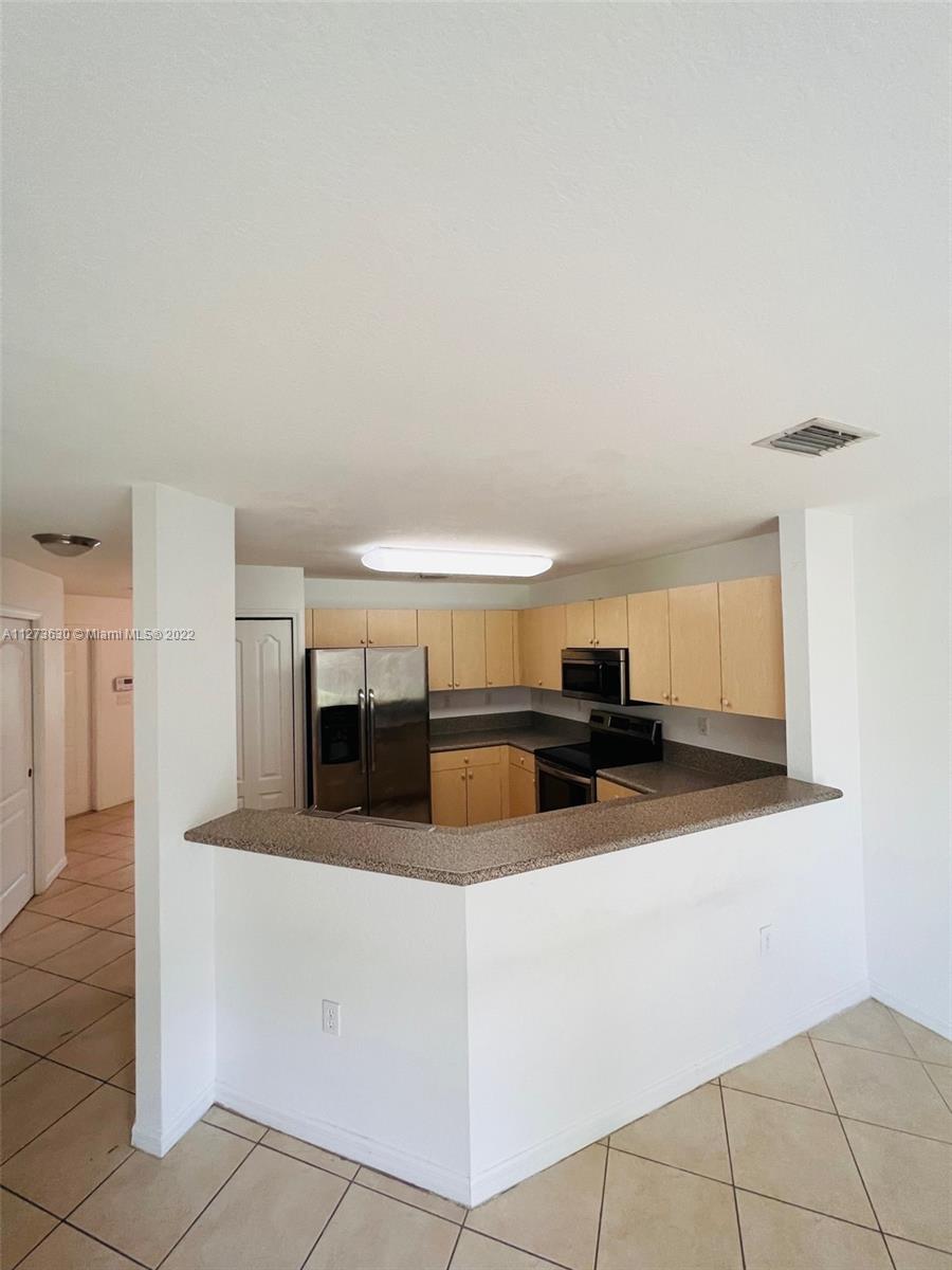 MELROSE POINT CONDO - Residential Lease