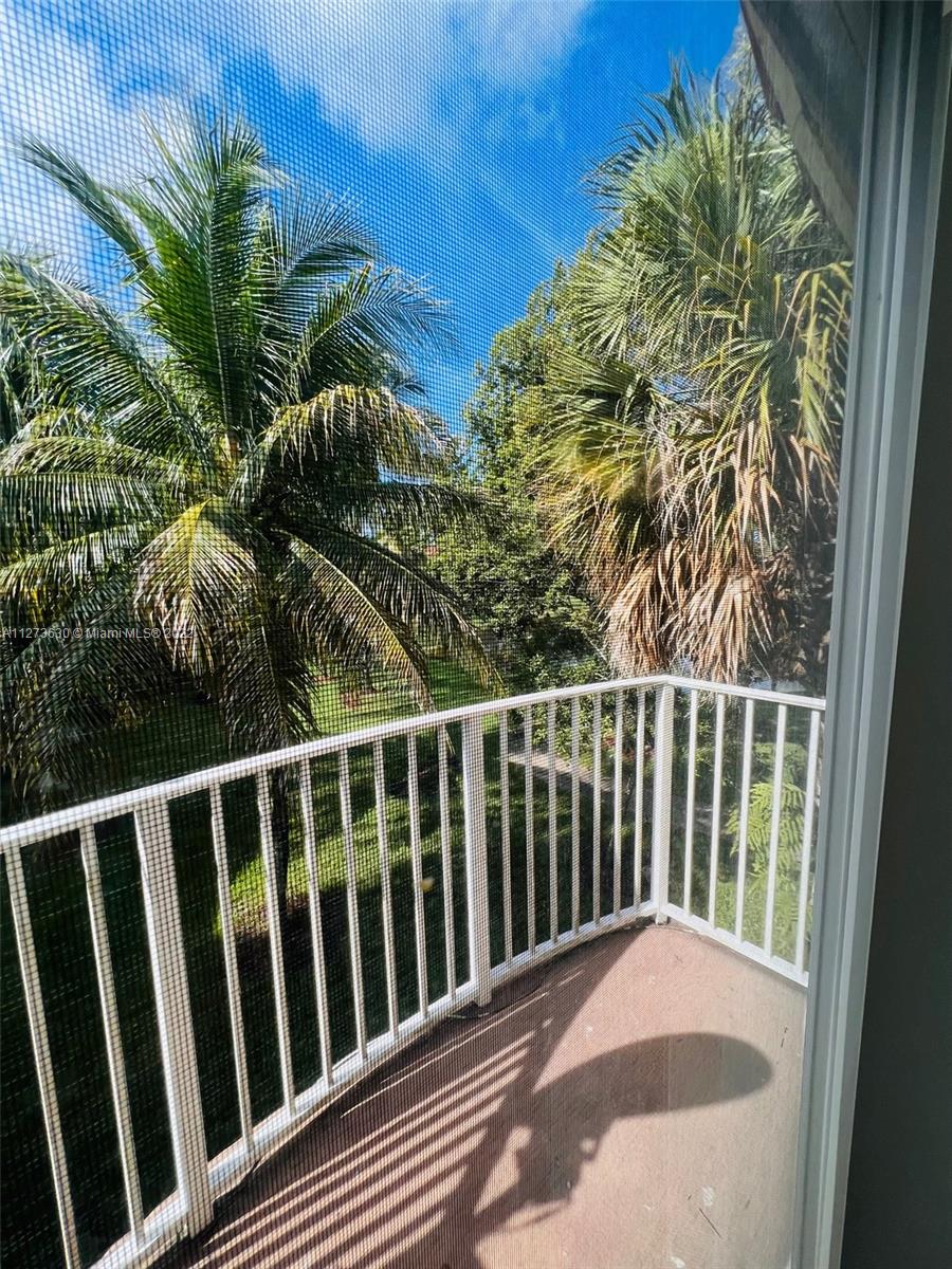 MELROSE POINT CONDO - Residential Lease