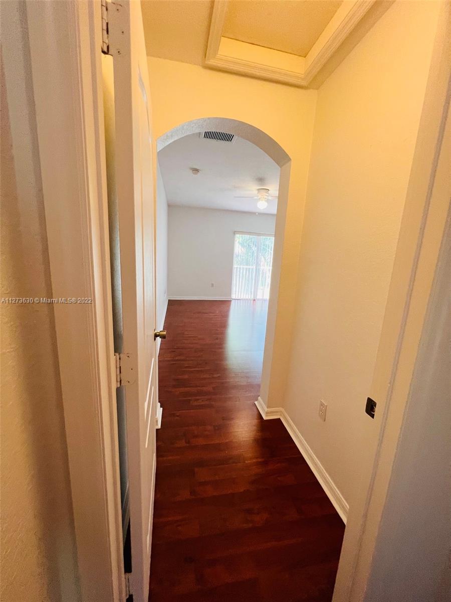 MELROSE POINT CONDO - Residential Lease