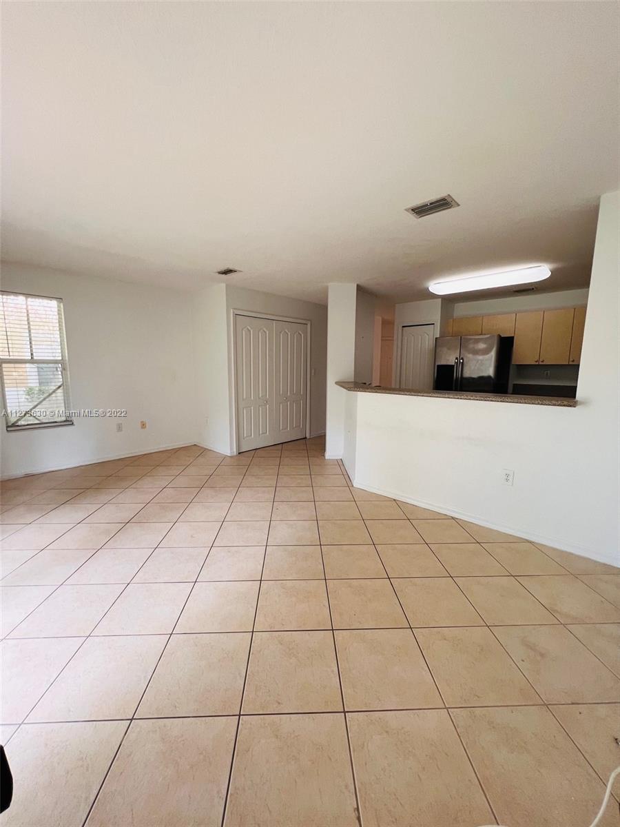 MELROSE POINT CONDO - Residential Lease