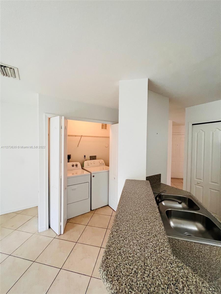 MELROSE POINT CONDO - Residential Lease