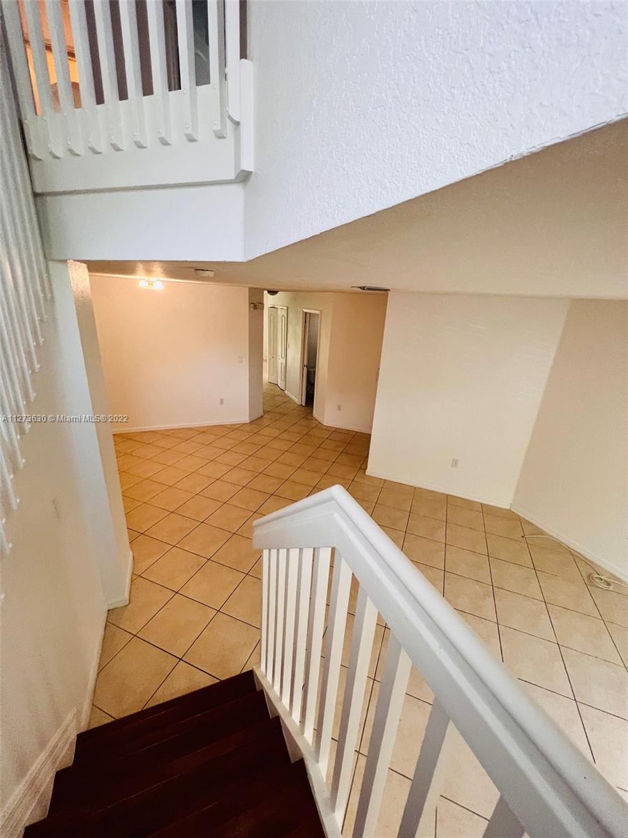 MELROSE POINT CONDO - Residential Lease