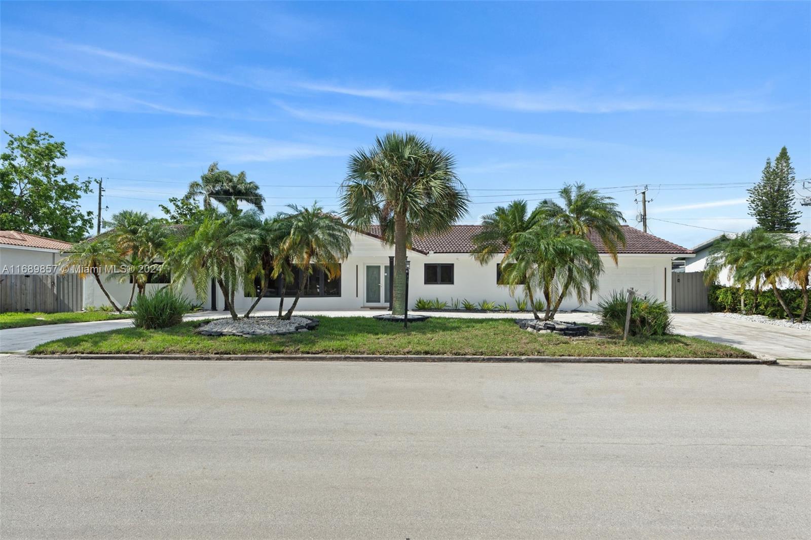 1144 Adams St  , Hollywood, Broward County, Florida - 8 Bedrooms  
5 Bathrooms - 