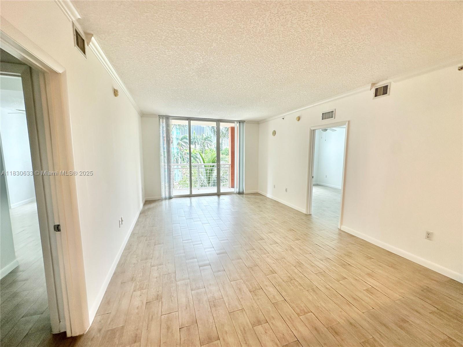 2000 N Bayshore Drive 404