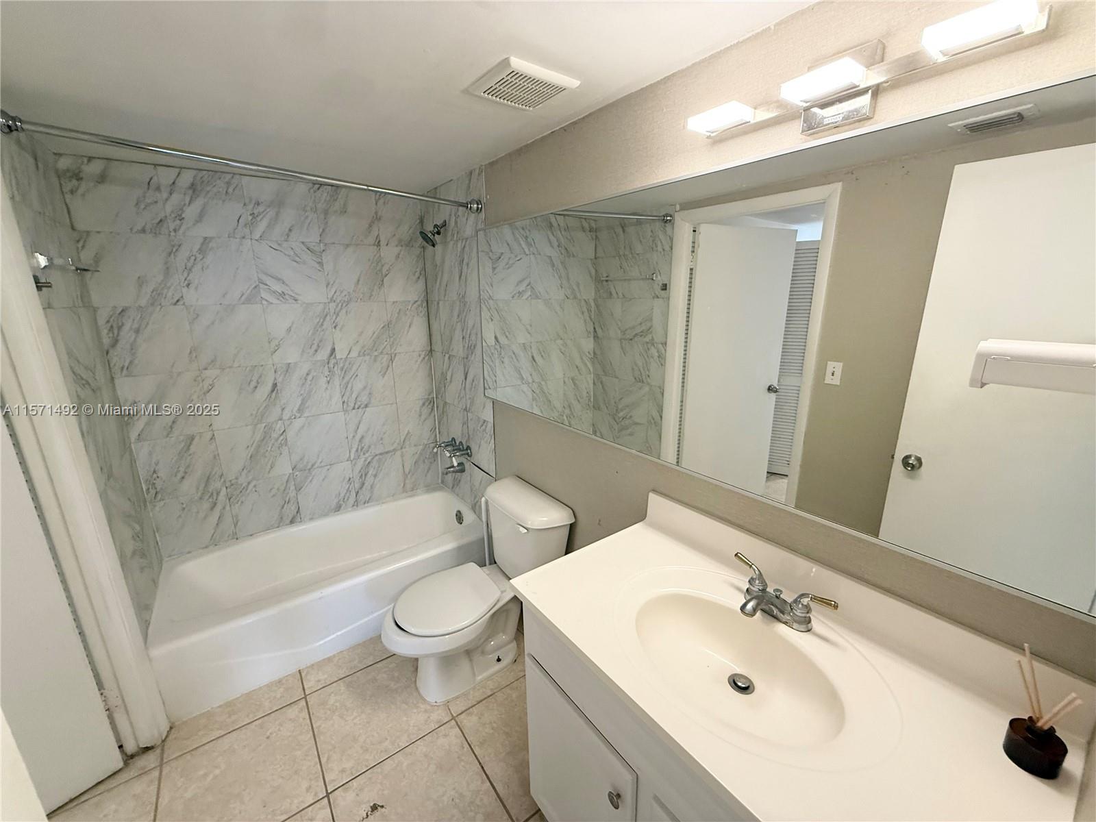 GREENWICH PH I CONDO - Residential