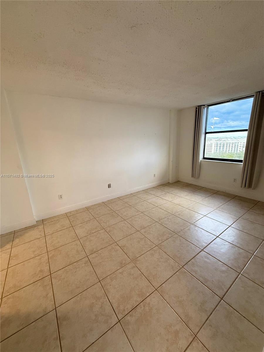 GREENWICH PH I CONDO - Residential