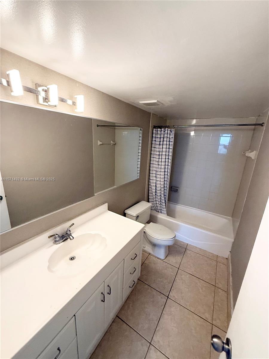 GREENWICH PH I CONDO - Residential