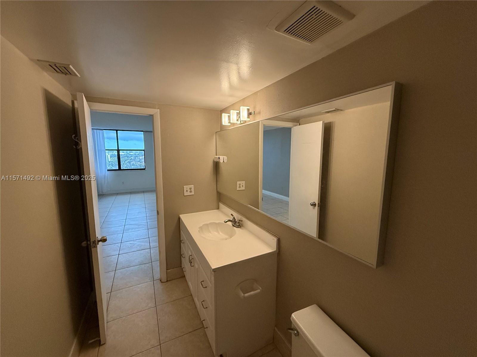 GREENWICH PH I CONDO - Residential
