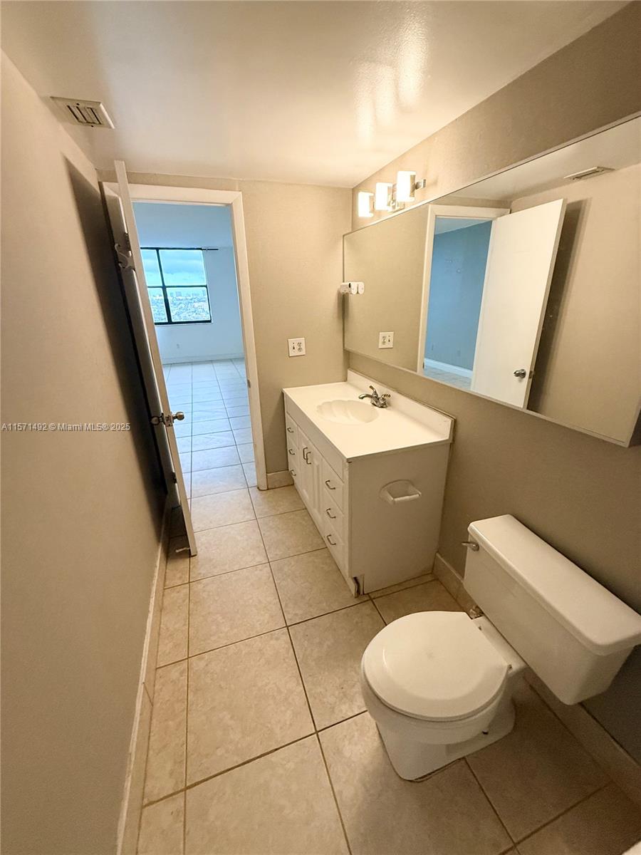 GREENWICH PH I CONDO - Residential