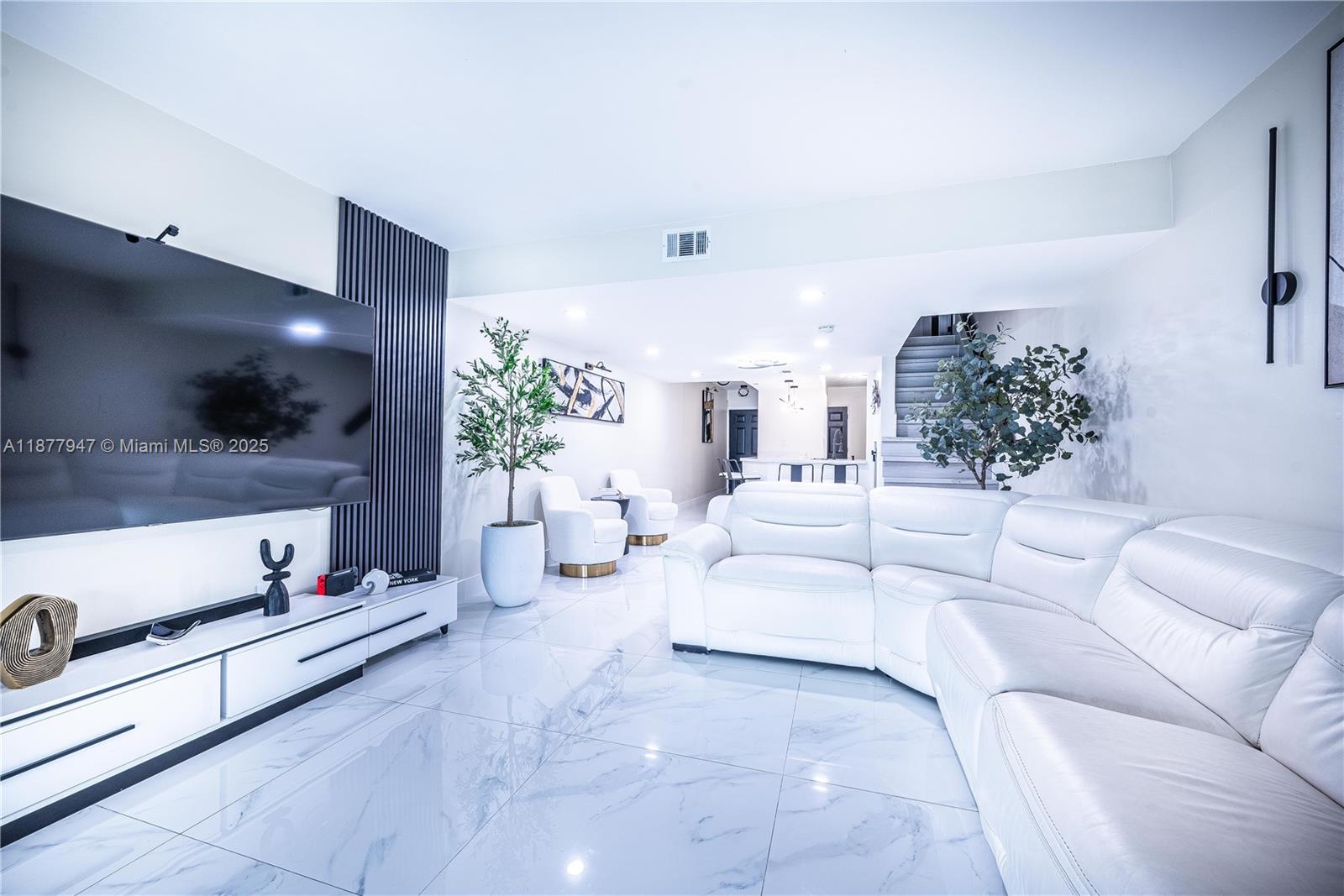 PUERTO BELLO CONDO NO 3 - Residential