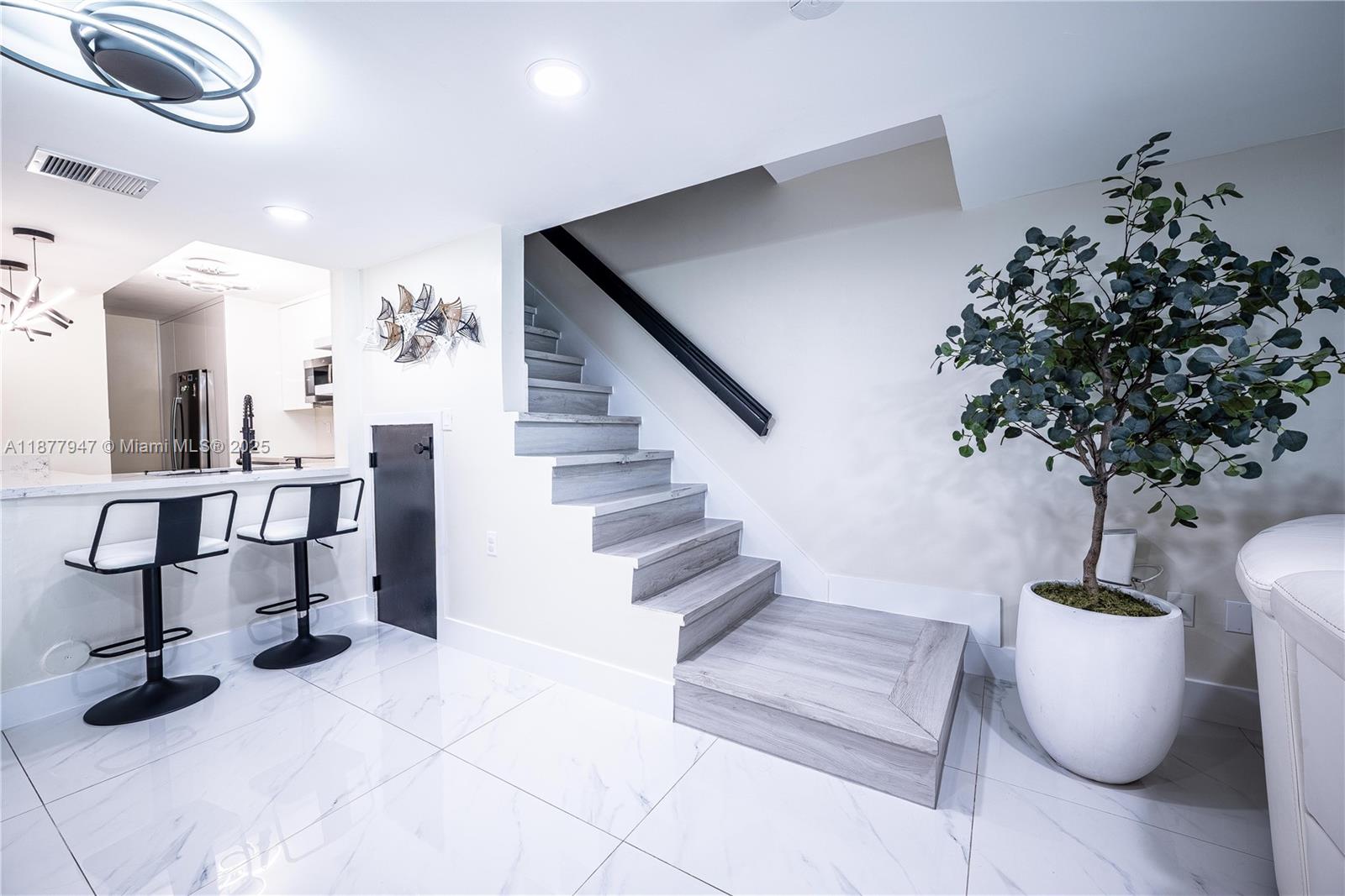 PUERTO BELLO CONDO NO 3 - Residential