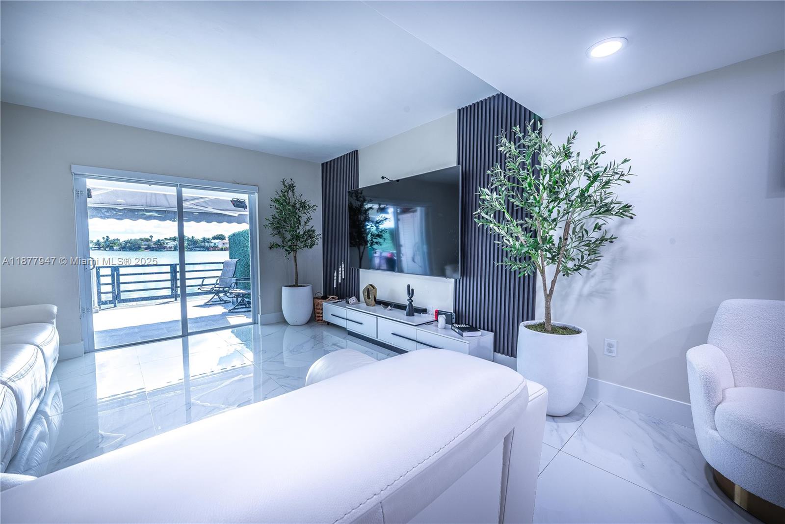 PUERTO BELLO CONDO NO 3 - Residential