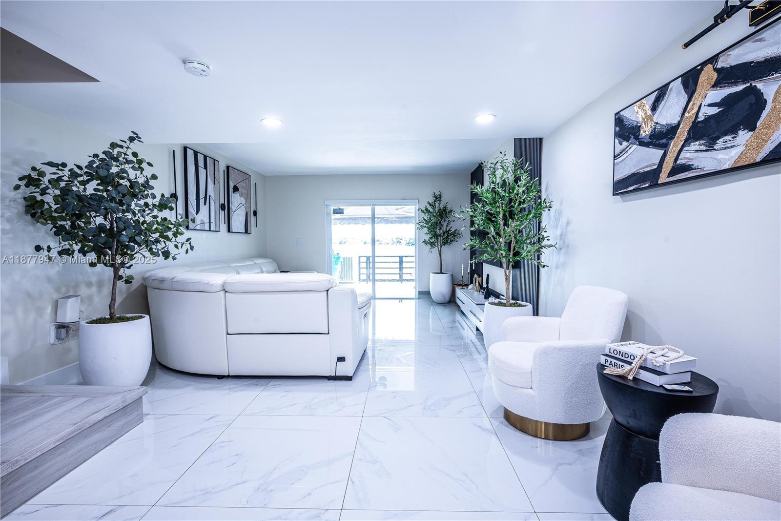 PUERTO BELLO CONDO NO 3 - Residential