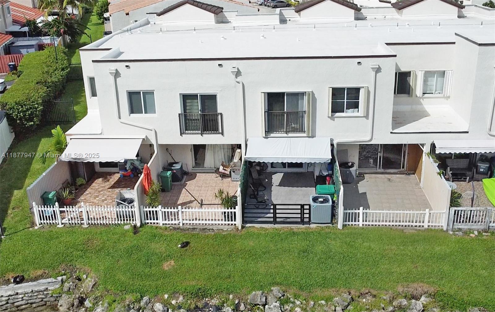 PUERTO BELLO CONDO NO 3 - Residential