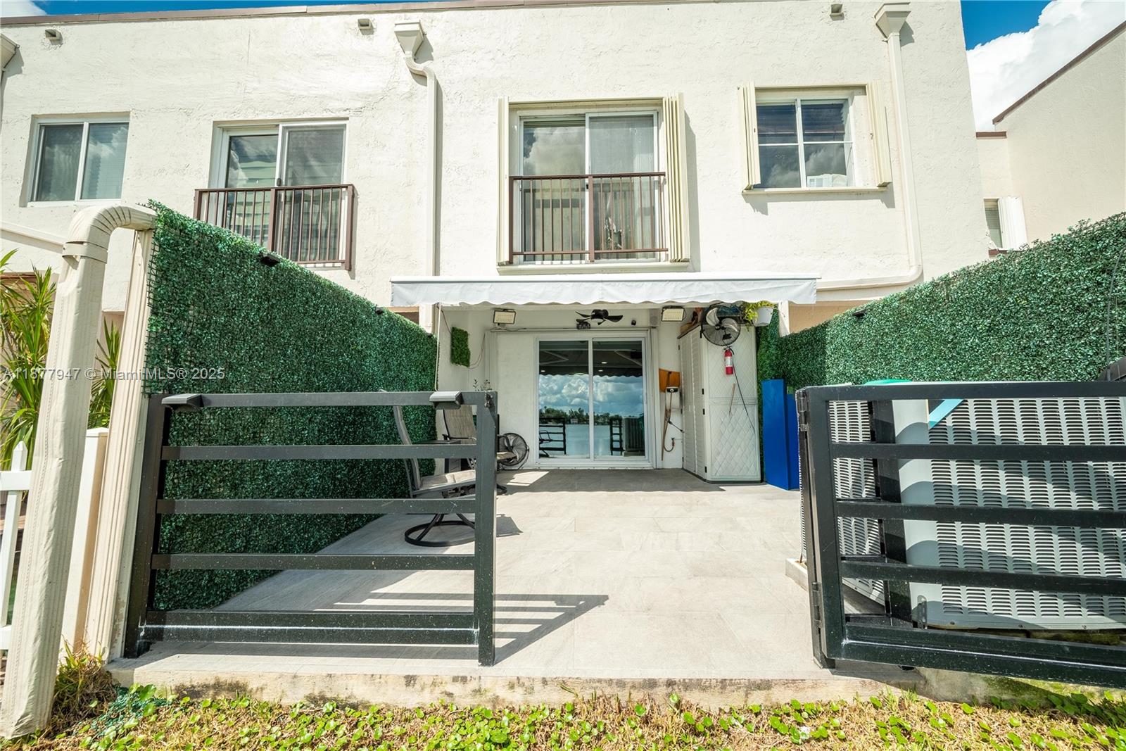 PUERTO BELLO CONDO NO 3 - Residential